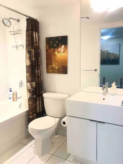 Apartment Comfy 1Br & Den With Balcony- Close To Cn Tower Toronto Canada