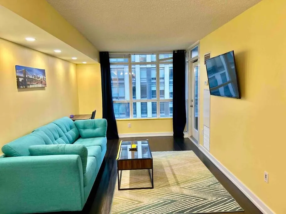 Comfy 1Br & Den With Balcony- Close To Cn Tower Toronto Apartment