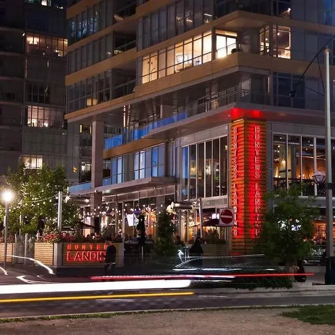 Comfy 1Br & Den With Balcony- Close To Cn Tower Toronto Apartment