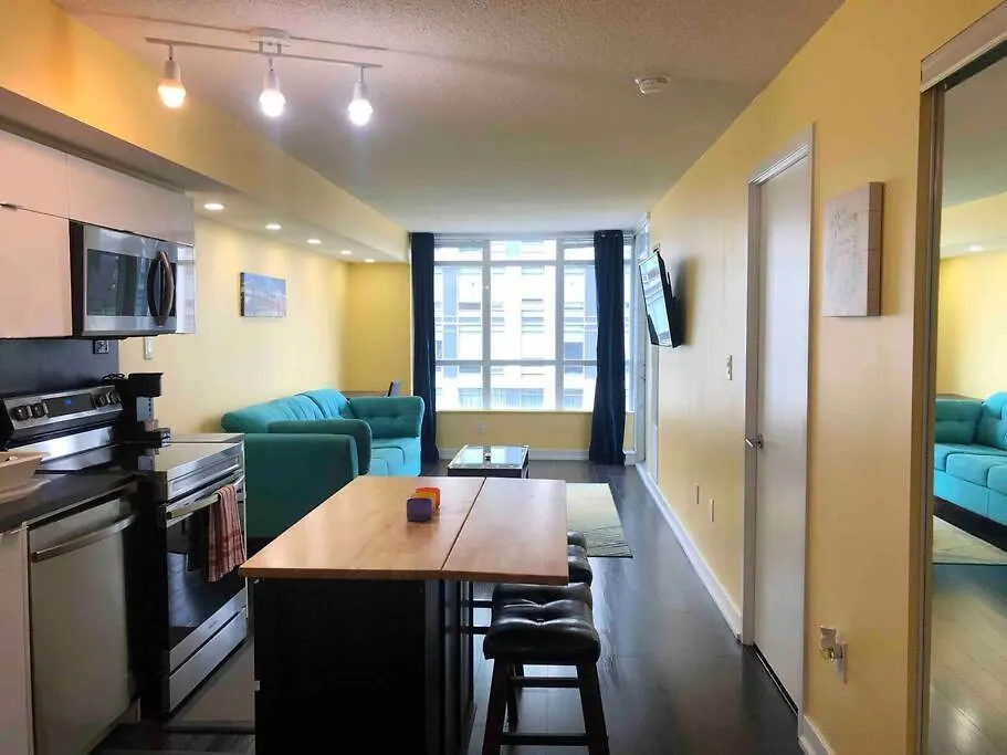Comfy 1Br & Den With Balcony- Close To Cn Tower Торонто 0*,