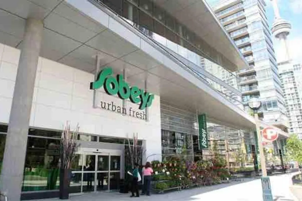 Апартаменты Comfy 1Br & Den With Balcony- Close To Cn Tower Торонто